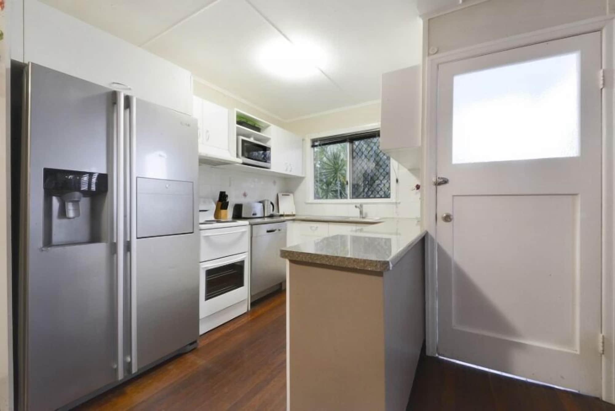 Airlie Guest House Airlie Beach Exterior foto