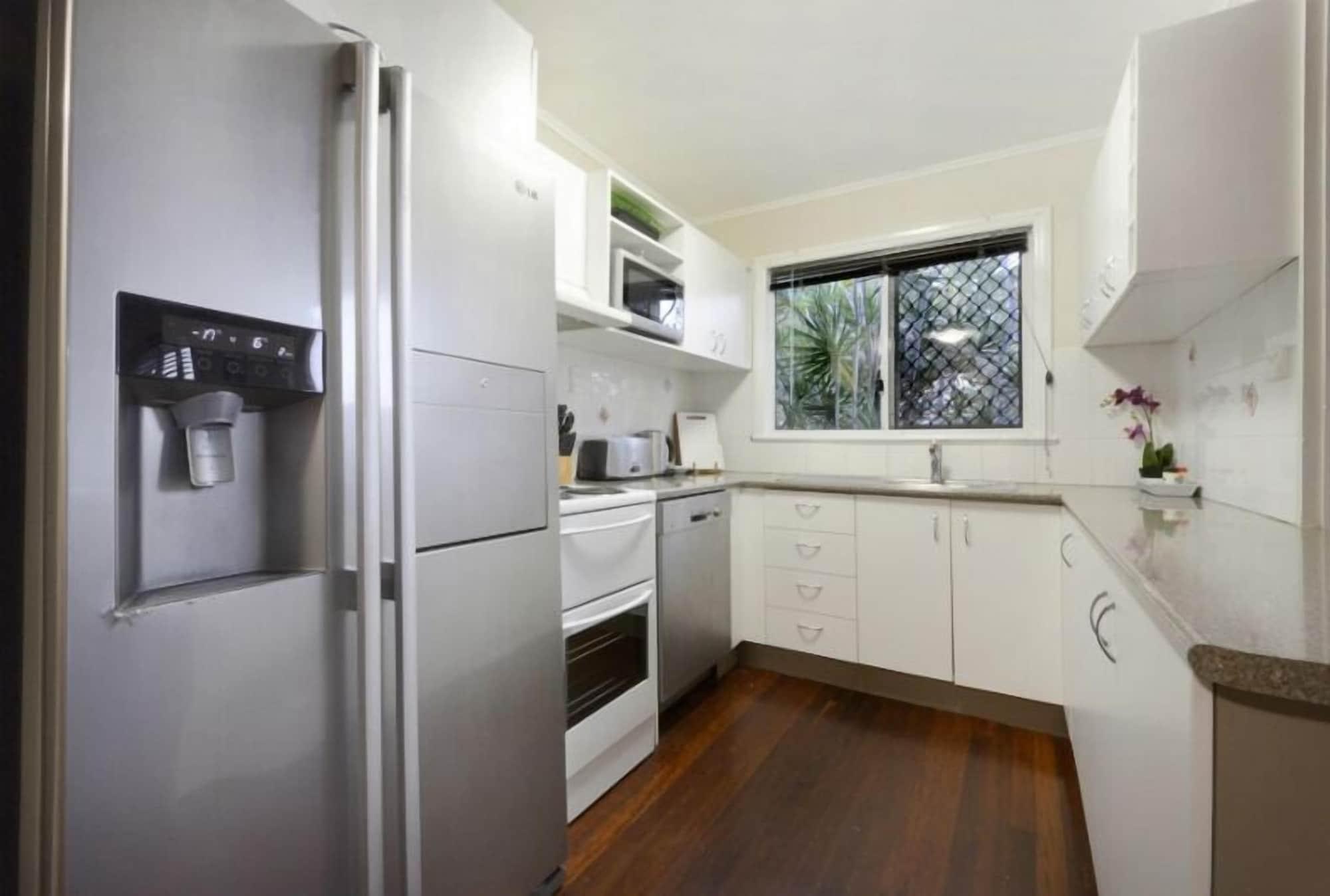 Airlie Guest House Airlie Beach Exterior foto