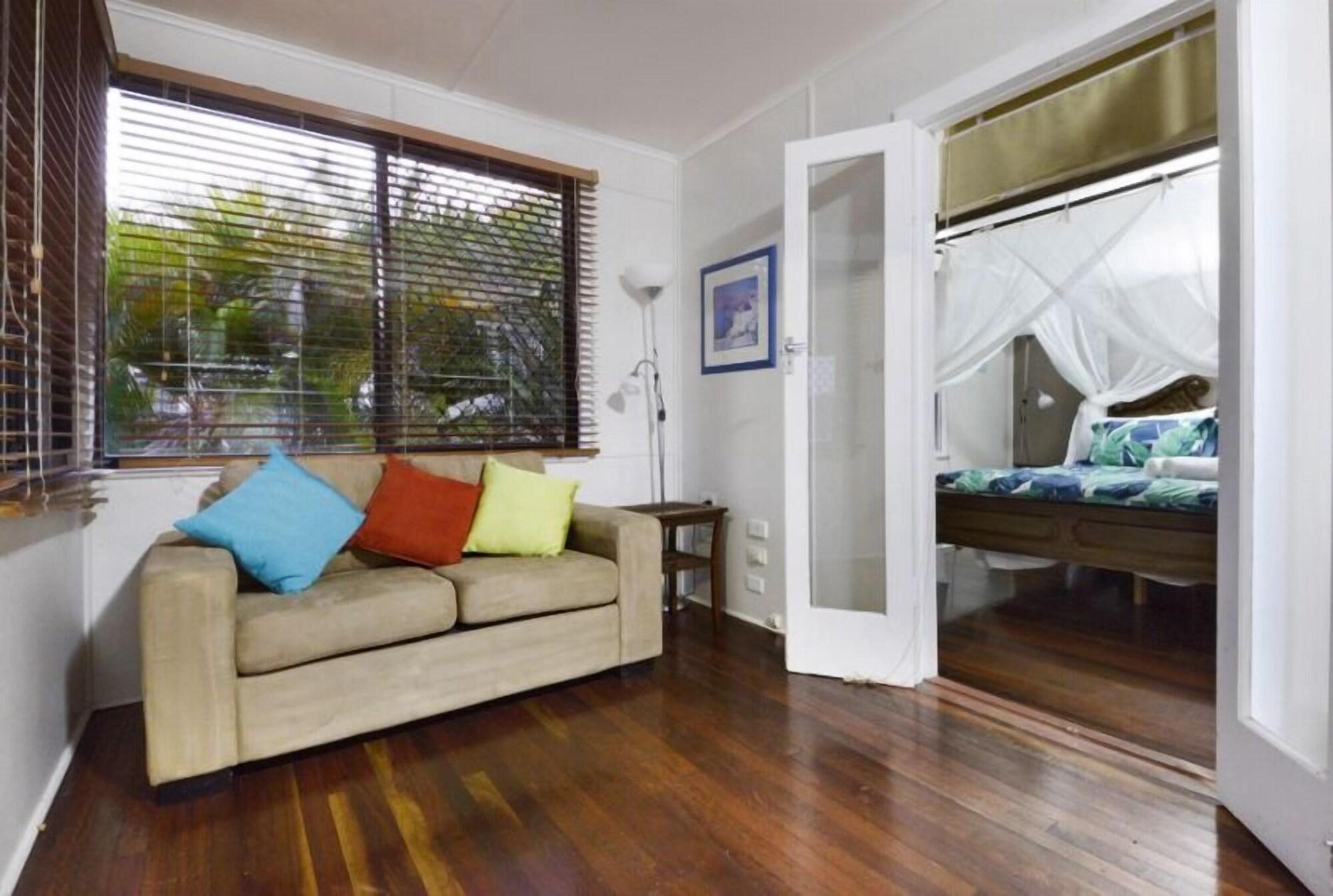 Airlie Guest House Airlie Beach Exterior foto